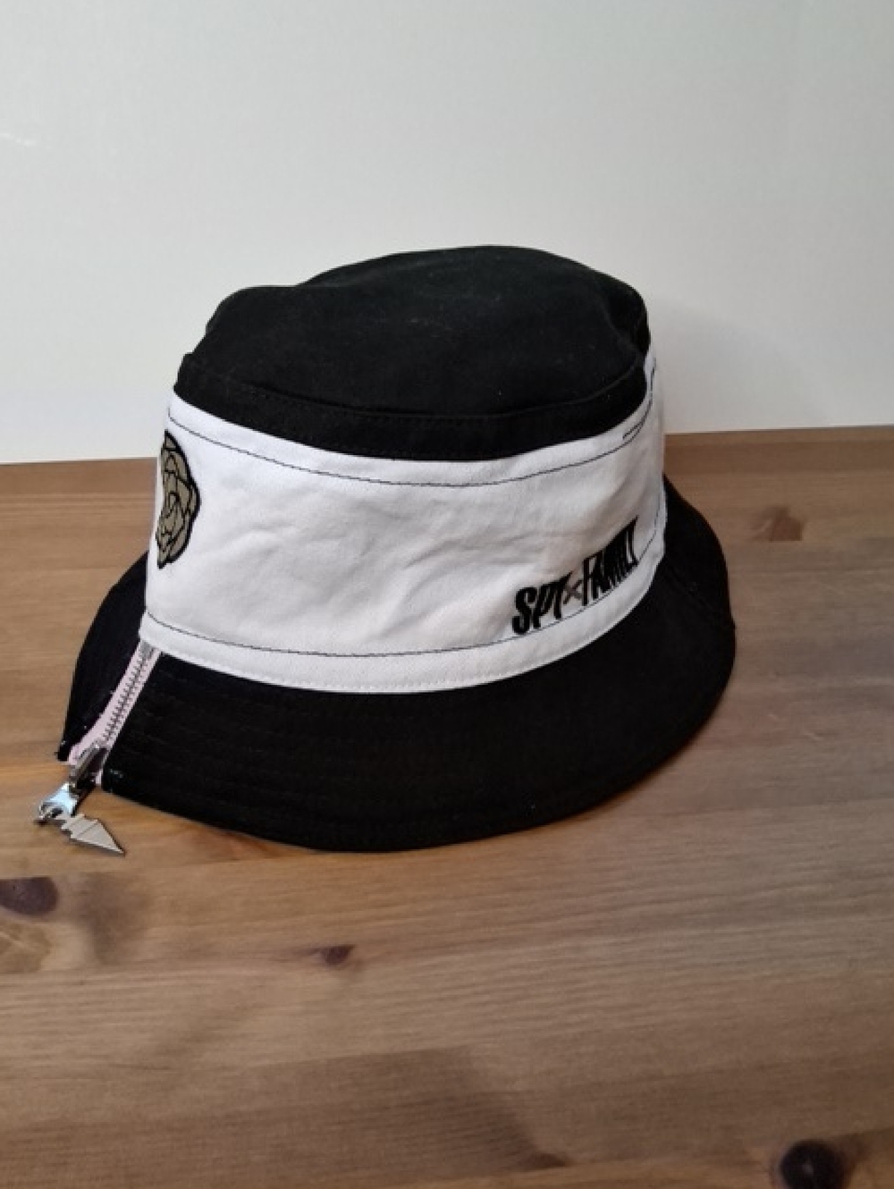 Spy x Family Reversible Bucket Hat w/ Side Zipper Accent and Daily Peanut Style